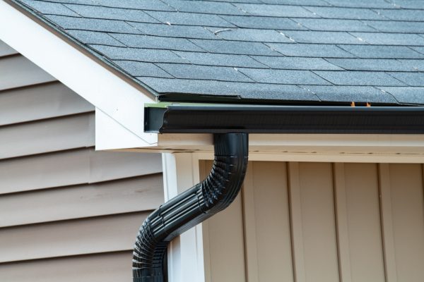 Rain,Gutter,Of,Roof,With,Downpipe,New,Metal,Pipecorner Rain,Gutter,Of,Roof,With,Downpipe,New,Metal,Pipecorner